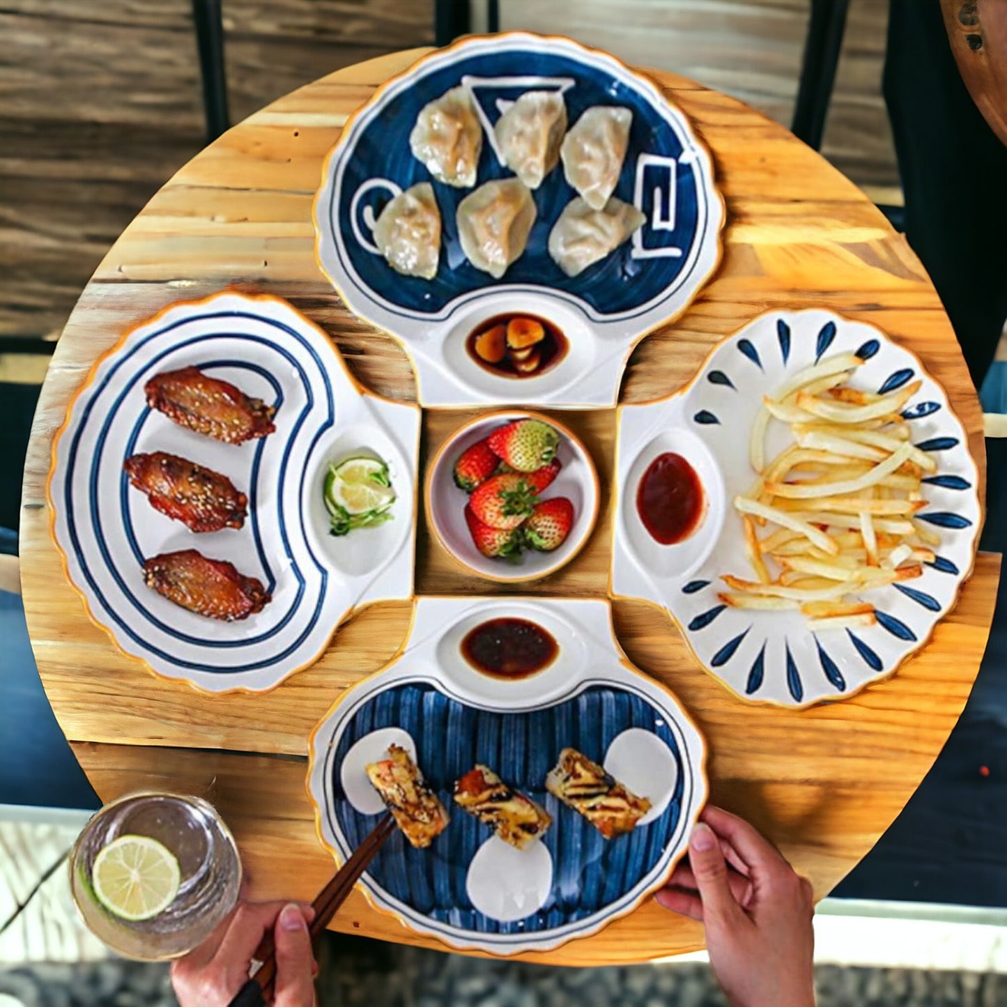 Seashell Plates with Sauce Holder - Set of 4